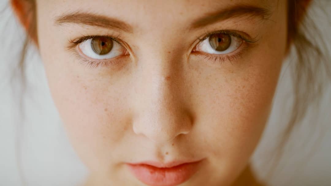 rotina de cuidados pele com acne